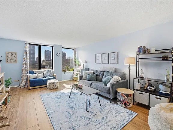 Photo - 929 N Astor St Unit 13