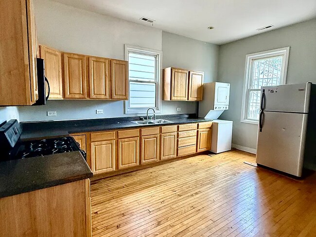 Photo - 2110 N Western Ave