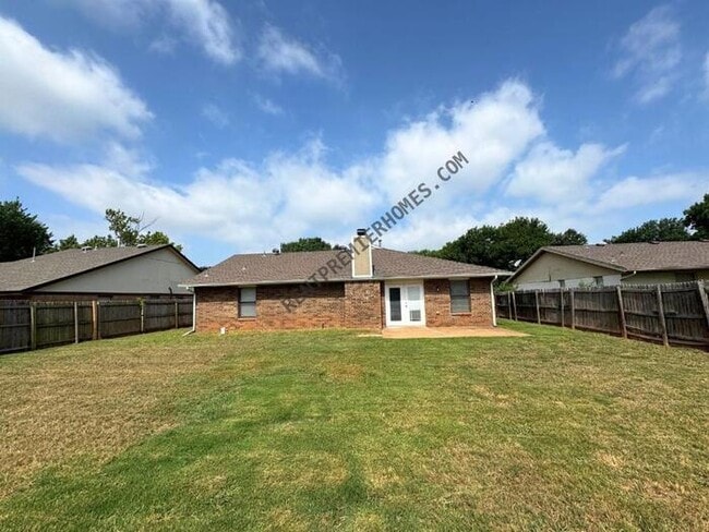 Building Photo - 1404 S Gemini Rd