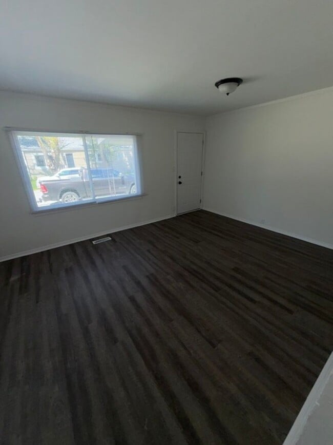 Photo - 2423-2425 North Kerth Avenue Unit 2423