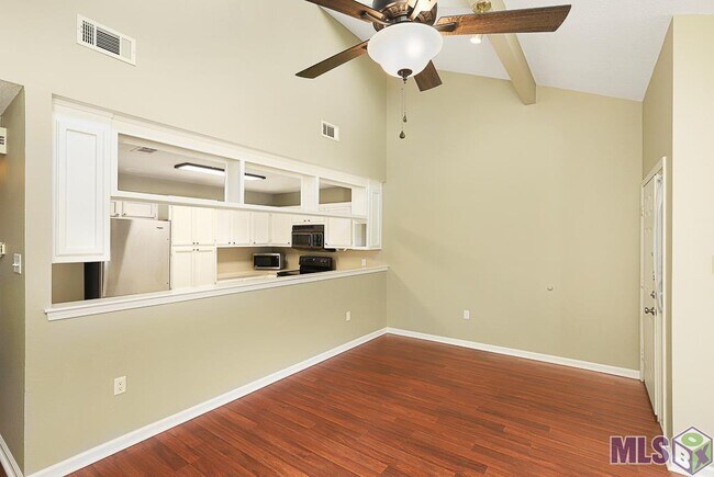 Photo - 9625 Siegen Ln