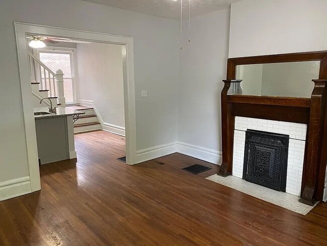 1701-1707-1707 Summit St Unit 1703 N. Summit Street