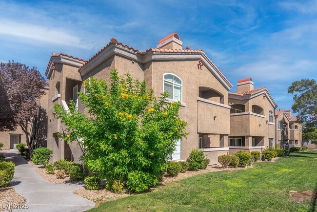 Building Photo - 5525 W Flamingo Rd Unit 2020