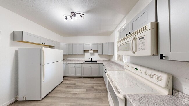 Building Photo - 105-107 W Oak Ave Unit 105 Upper Rental