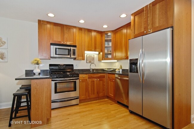 Photo - 2036 N Larrabee St