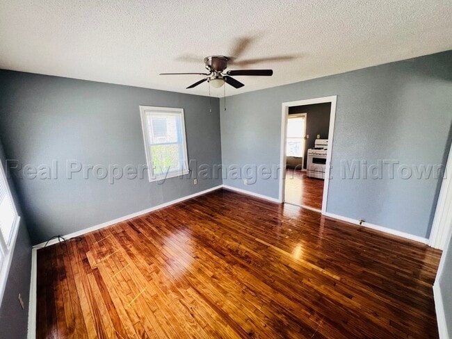 Photo - 2509 Spiller St