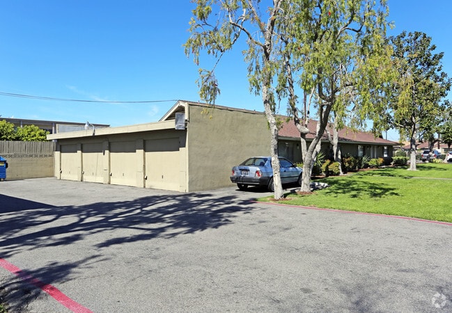 Photo - Kamia Village Garden Apartments