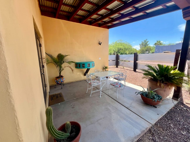 1519 S Tucson Blvd