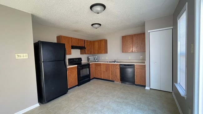 Photo - HOUSE...3 Bedroom 2.5 Bath
