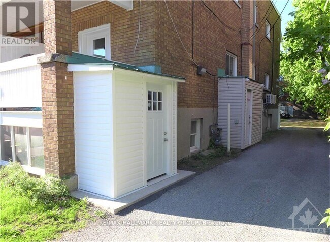 Photo - 375 MacKay St Unit 6