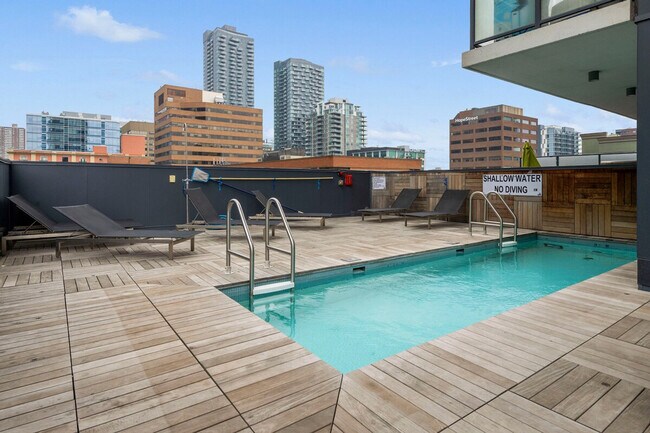 Photo - 620-610 10 Ave SW Unit ID1346048P