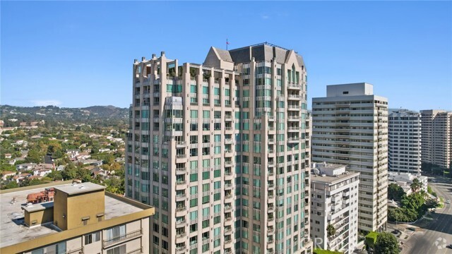 Building Photo - 10727 Wilshire Blvd Unit 1904 Rental