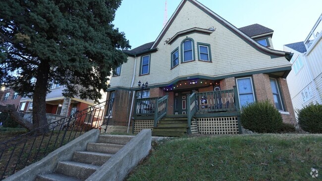 Building Photo - 105 E 30th St Rental