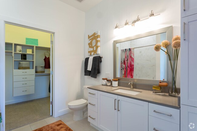 1BR, 1BA - 795 SF