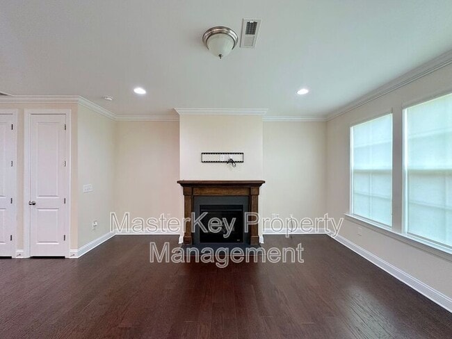 Photo - 761 McRae Rd