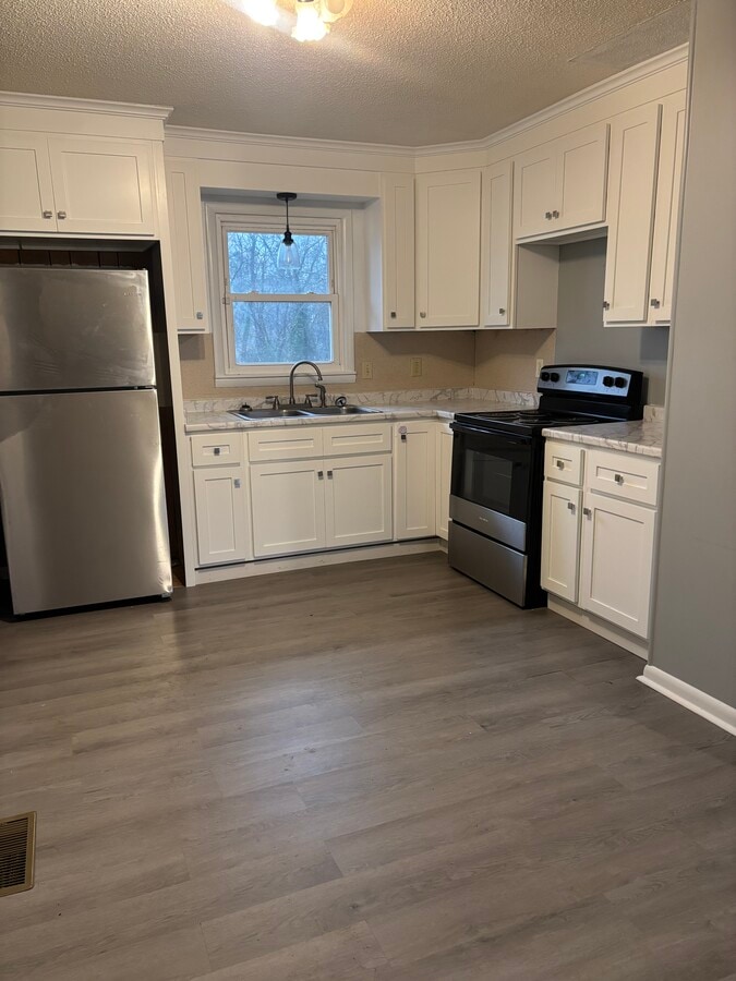 Photo - 214 Ostella Rd