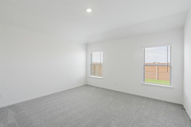Photo - 112 Wirepass Cres