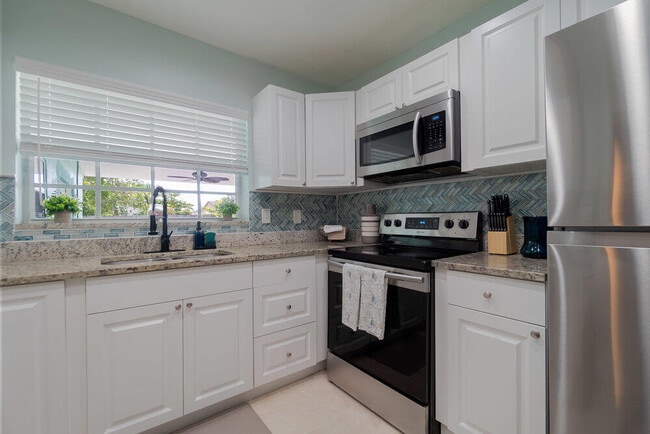 Photo - 1424 Willow Rd