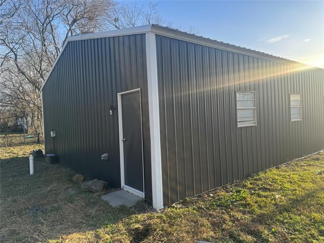 Photo - 5541 Third St