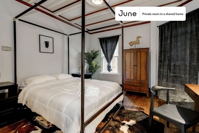 Building Photo - Private bedroom in 7 bed/3.5 bath Home