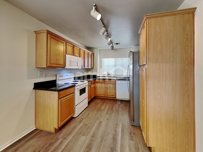 Photo - 11837 W Flanagan St