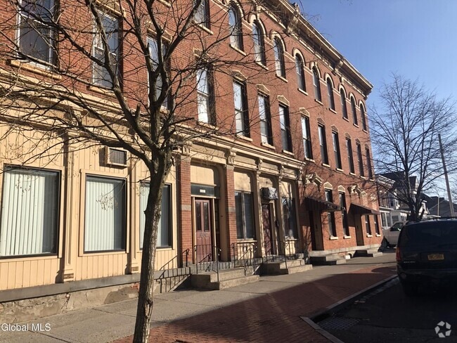 Building Photo - 1824 3rd Ave Unit #2 Rental