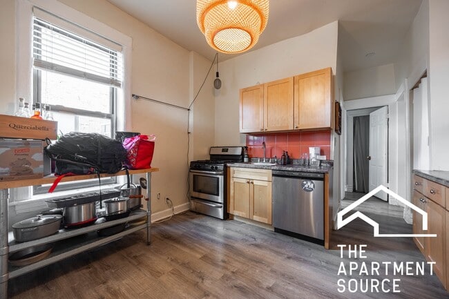 Building Photo - 3109 W Augusta Blvd Unit 1R