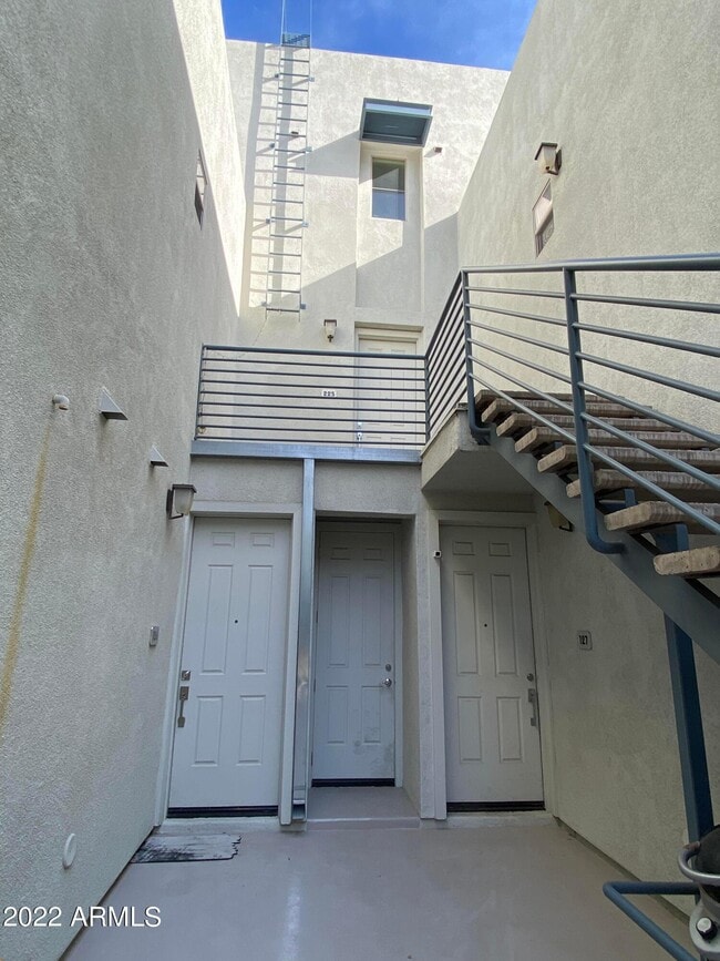 Photo - 615 E Portland St