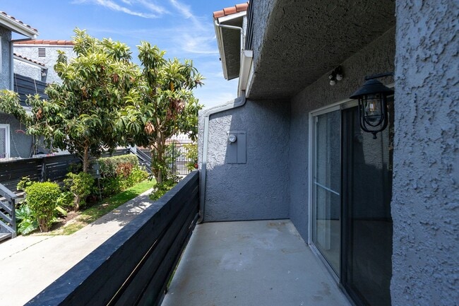 Photo - 2 Bedroom + 1.5 Bathroom Condo | Fashion Park Oxnard | Unfurnished