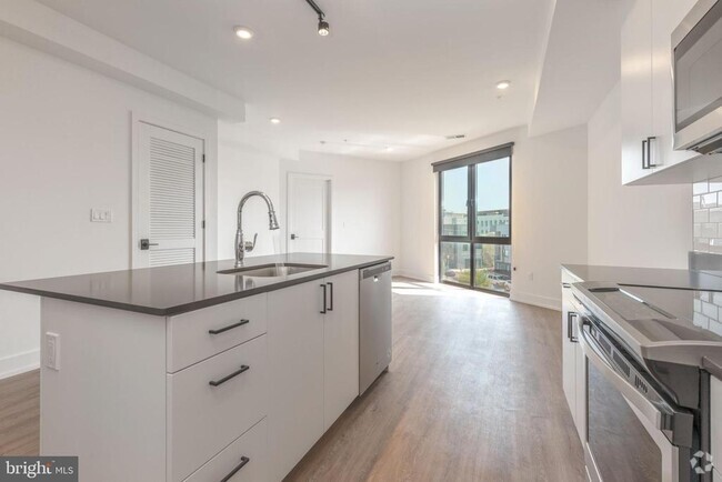 Building Photo - 1519 Ridge Ave Unit 201 Rental
