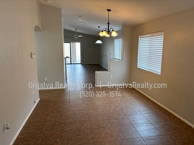 Photo - 4-Bedroom, 2 Bath House in Sycamore Park (...