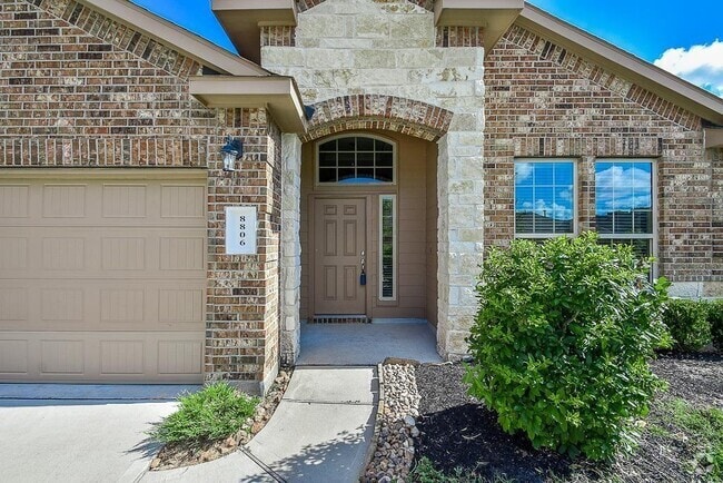 Building Photo - 8806 Alicia Dr Rental