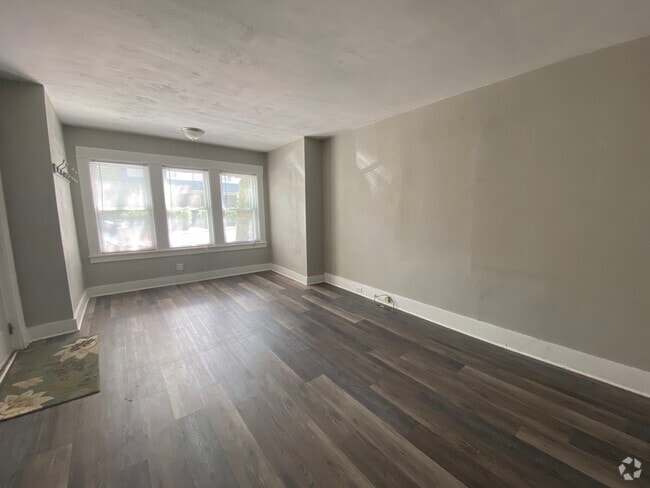Building Photo - 2622 Tilbury Ave Unit Upper Level Rental