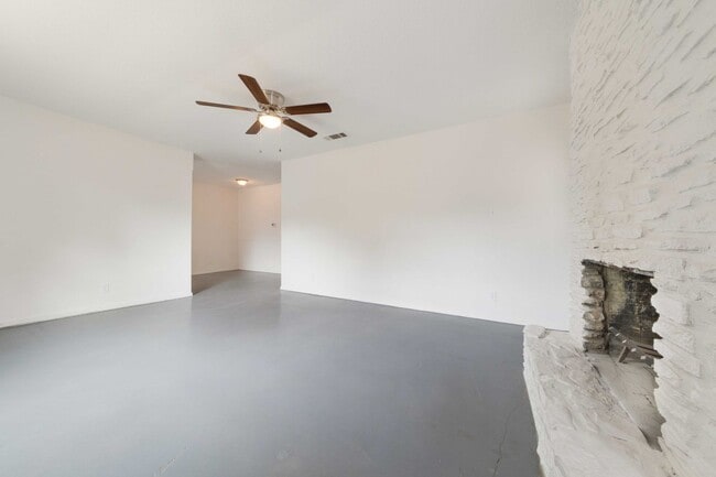 Photo - 2/1 in Central Austin with Garage & Private Yard