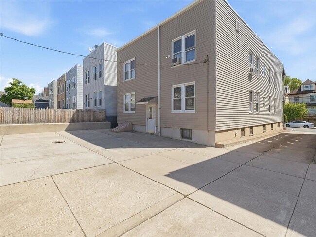 Photo - 73 Newman Ave Unit 3