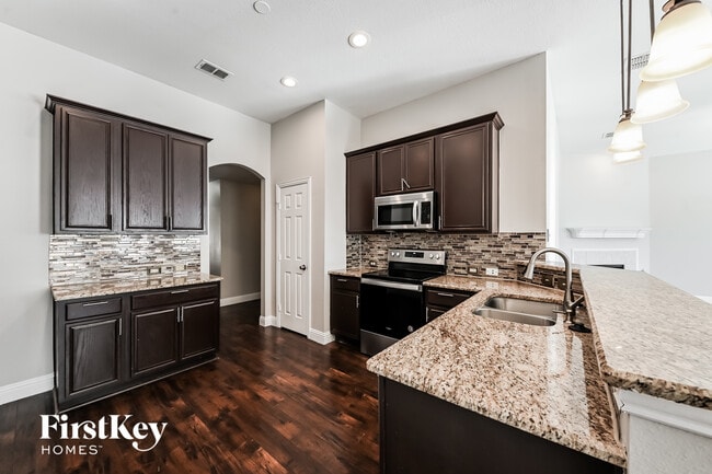 Photo - 502 Dover Park Trail