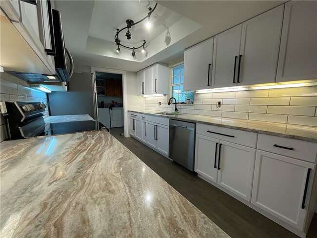 Photo - 2255 54th Ave