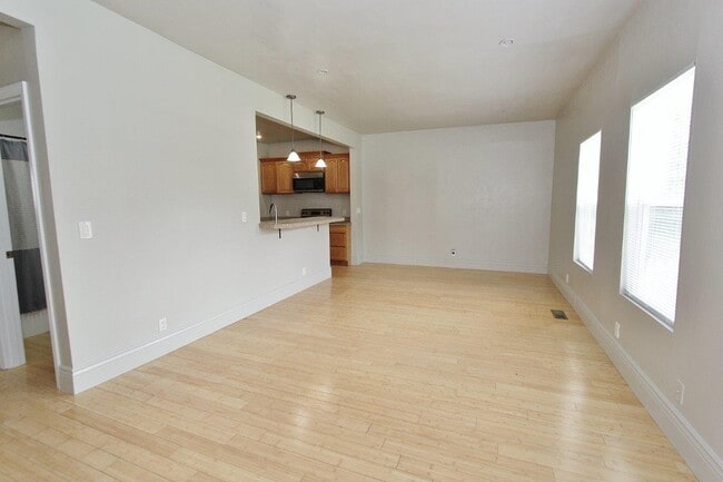 Photo - 616 9th Ave S