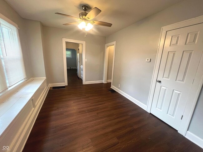 Photo - 411 W 39th St