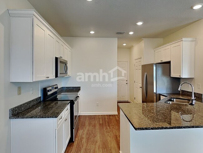 Photo - 205 W Jayce Wy