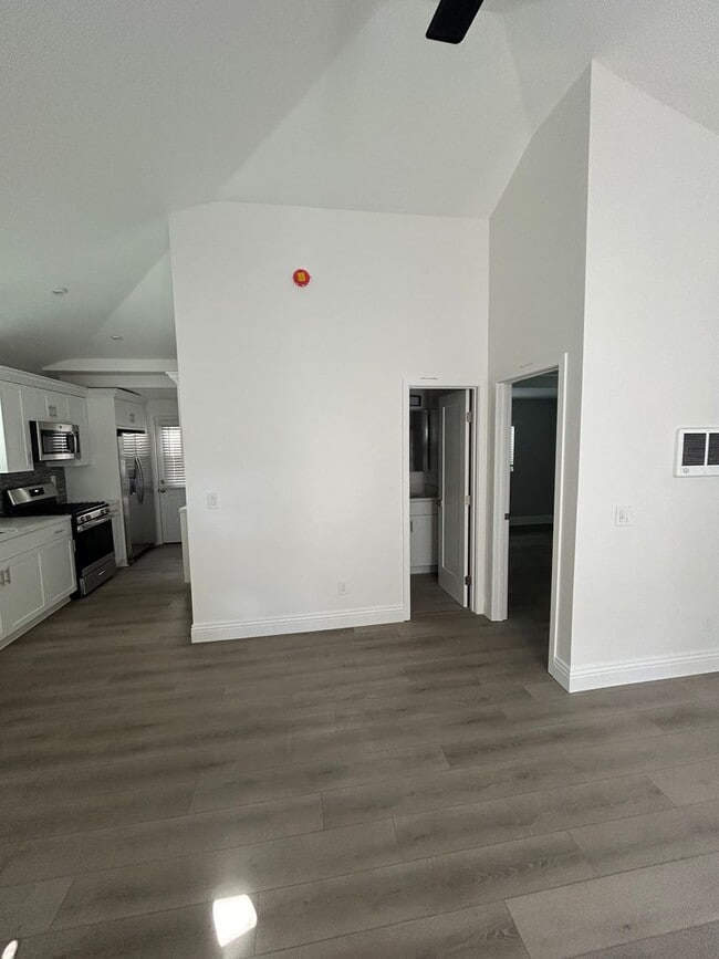 Photo - 3924-3926 Third Ave Unit 3920