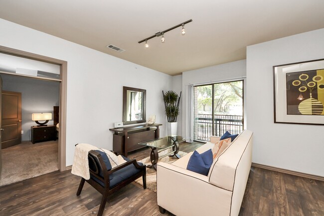 Building Photo - 3616 Richmond Ave. Unit 1209