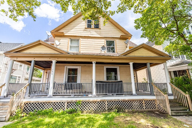 Photo - 734 Dewey Ave