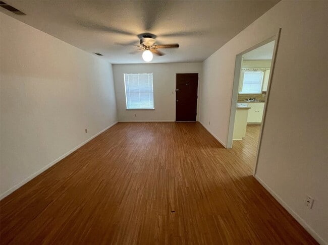 Photo - 204 Cedar Ln