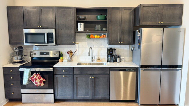 Photo - 600 E Trinity Ln Condo Unit High View Flats