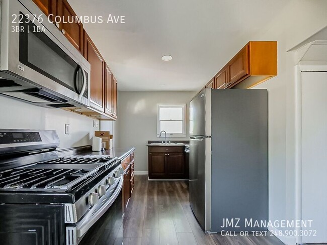 Photo - 22376 Columbus Ave