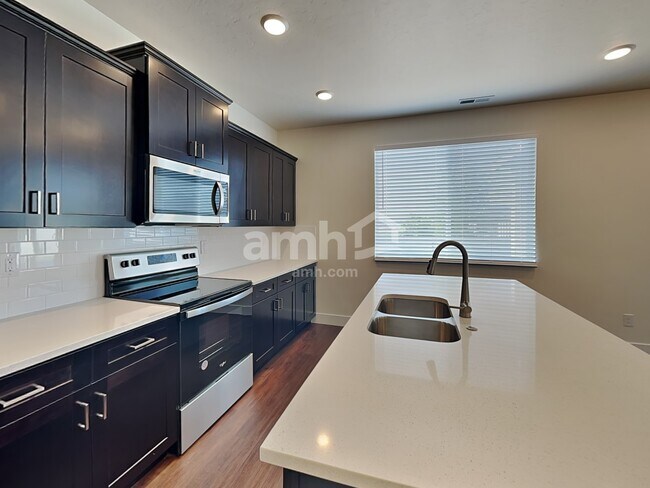 Photo - 871 N Rivermist Pl