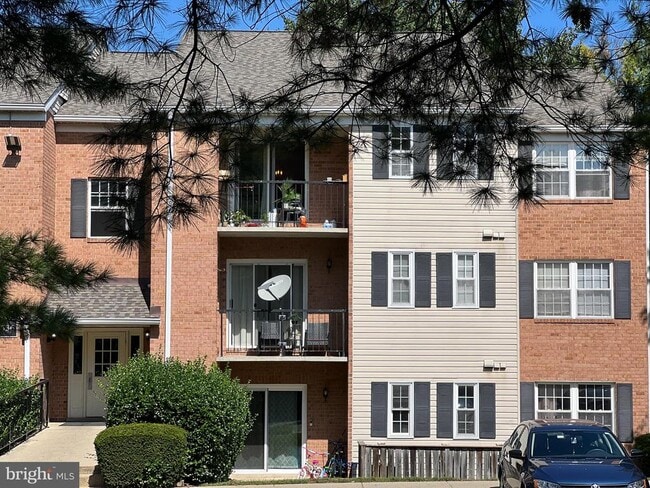 Building Photo - 18336 Streamside Dr Unit 304 Rental