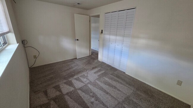 10 Douglas Ln