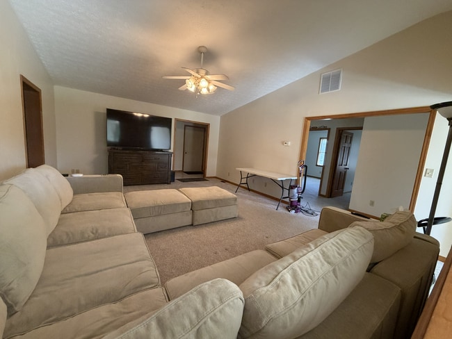 Photo - 148 Trader Ct